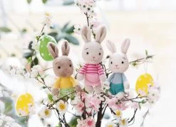 Nici 47513 Happy Bunnies Bunny Hase Braun Gelbes Shirt 15cm Plüsch Kuscheltier -Kuscheiz Geschäft 47513 06 47512 47511 Milieu 2048x1487 2