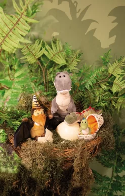 Nici 48820 Kissen Dinosaurier Fossily Wendeplüsch Glow In The Dark 32x26cm GREEN -Kuscheiz Geschäft 48808 14 48813 48811 48803 Milieu 1307x2048 1