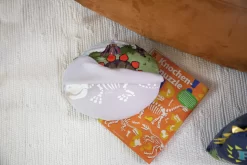 Nici 48820 Kissen Dinosaurier Fossily Wendeplüsch Glow In The Dark 32x26cm GREEN -Kuscheiz Geschäft 48820 14 Milieu 2048x1365